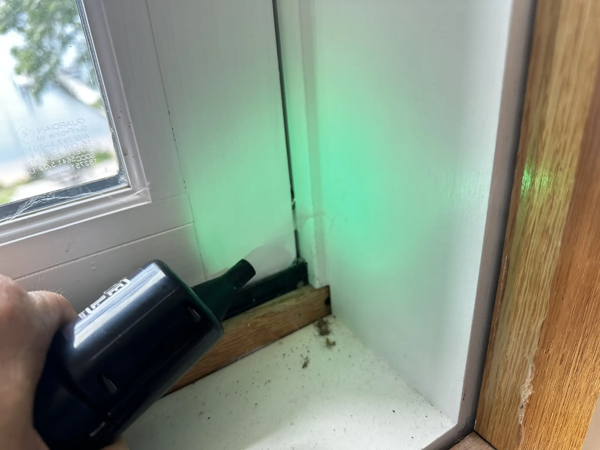 Air leakage with smoke generator